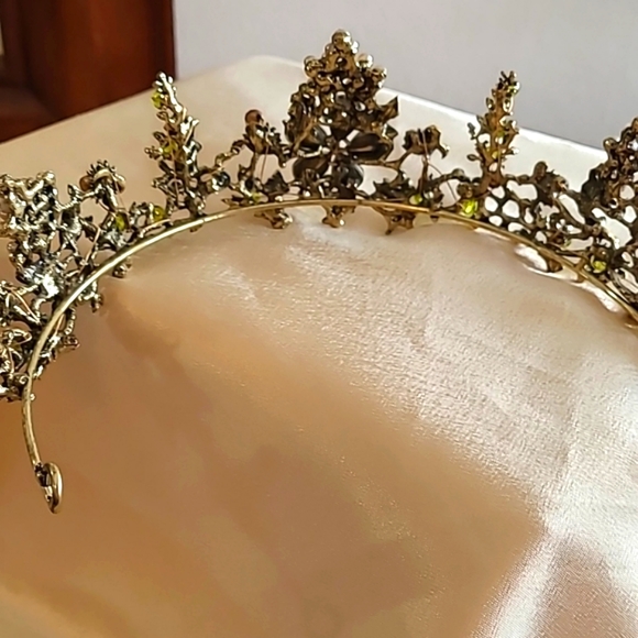 Vintage Princess Queen Headdress Jewelry Bridal or Sweet Sixteen. - Picture 11 of 16